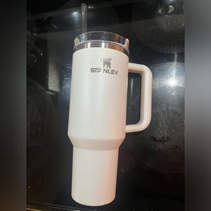 NWOT Stanley Quencher, 40 oz H2.0